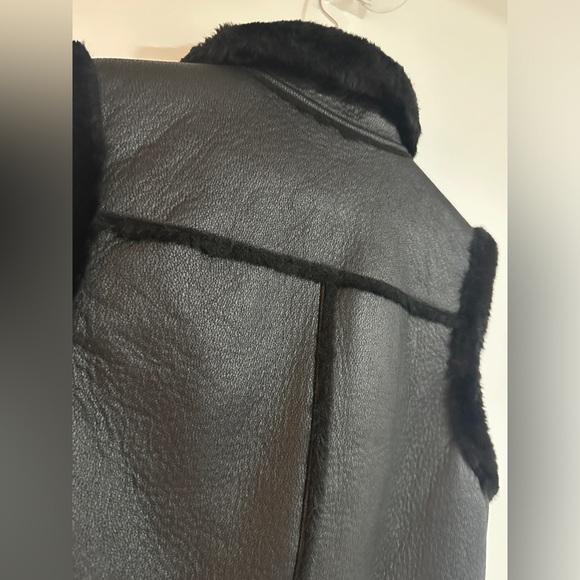 House of Harlow 1960 Sherpa Black Vest - Size Small - Picture 4 of 5